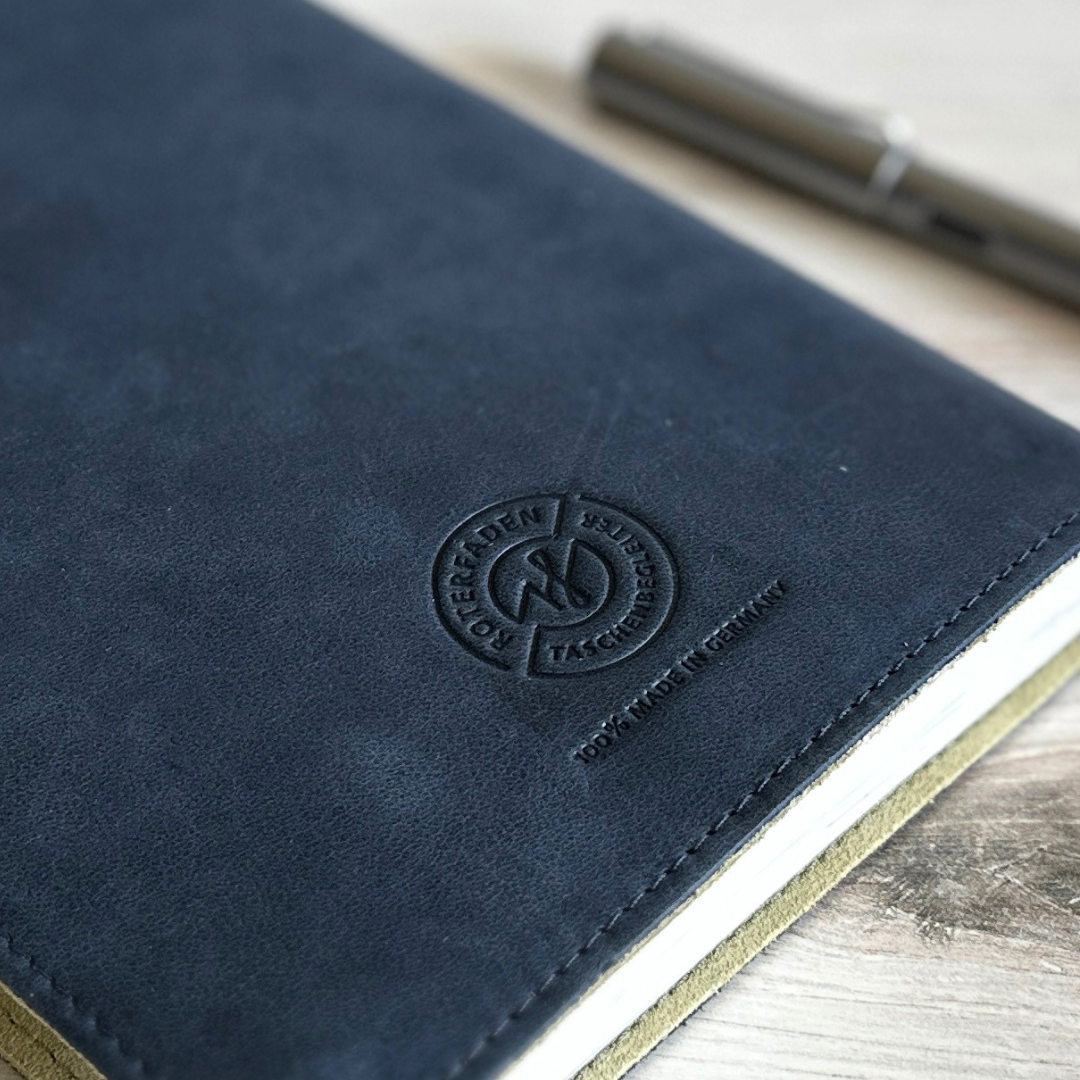 [Roterfaden] SO_26 Smoke Blue // Olive (A5)