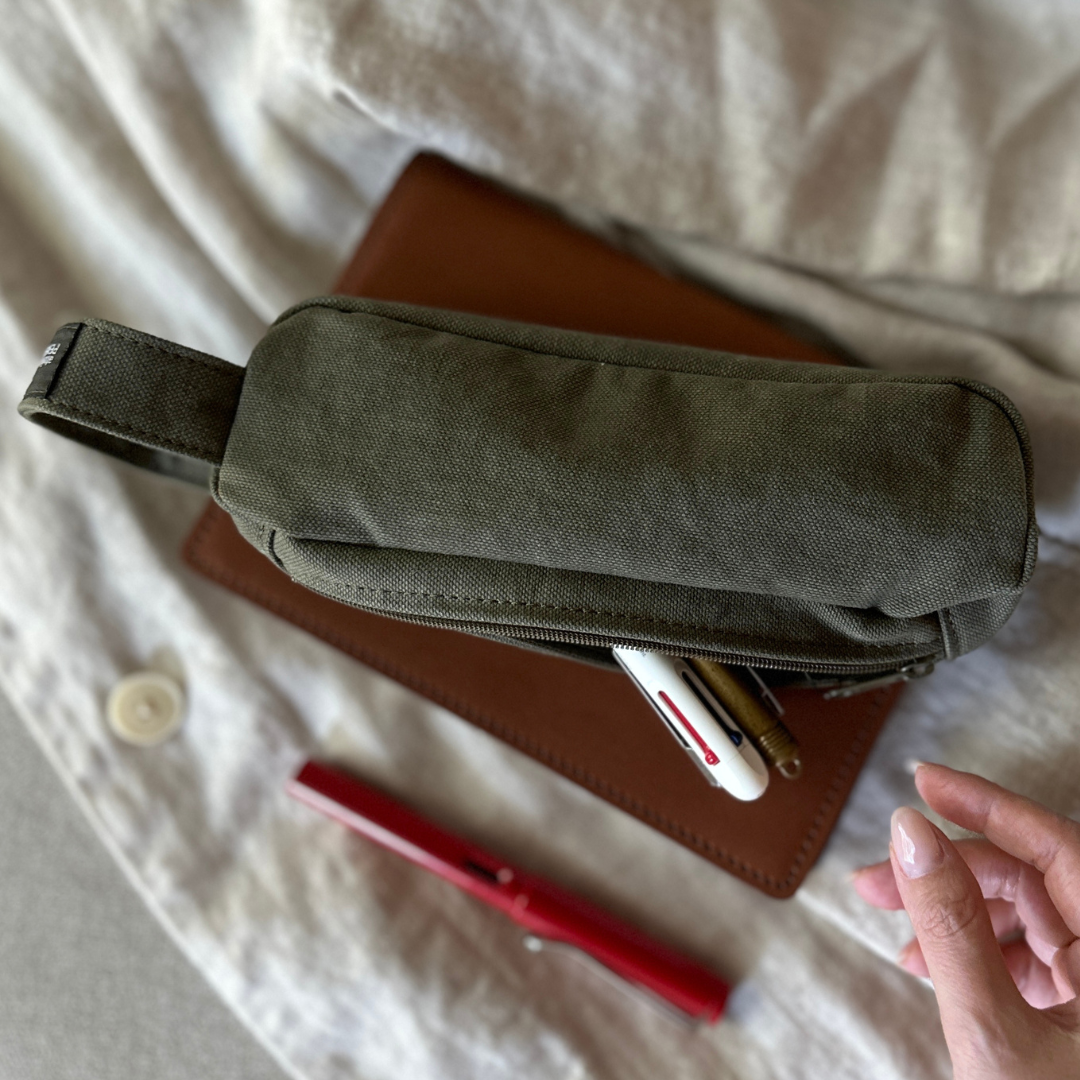 [AP] Bee Pen Case