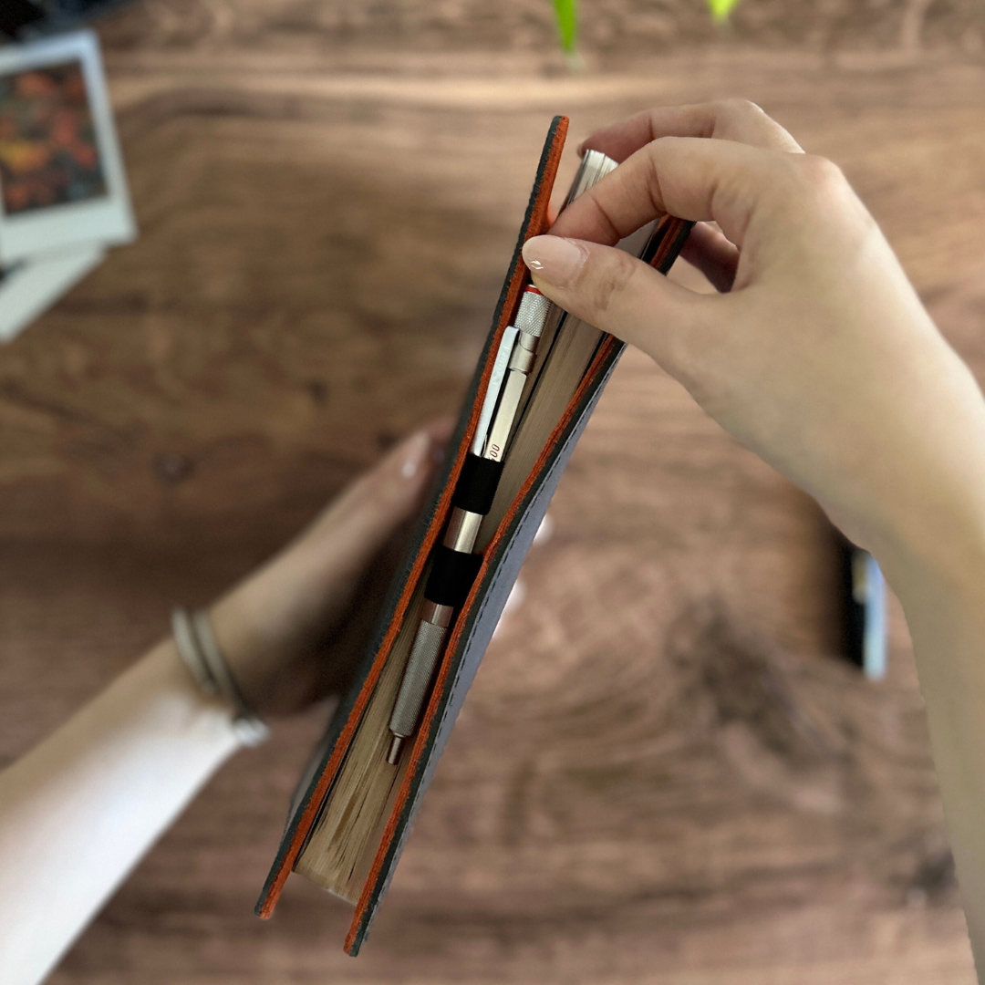 [Roterfaden] WK_24  Black // Russet Orange (A5)