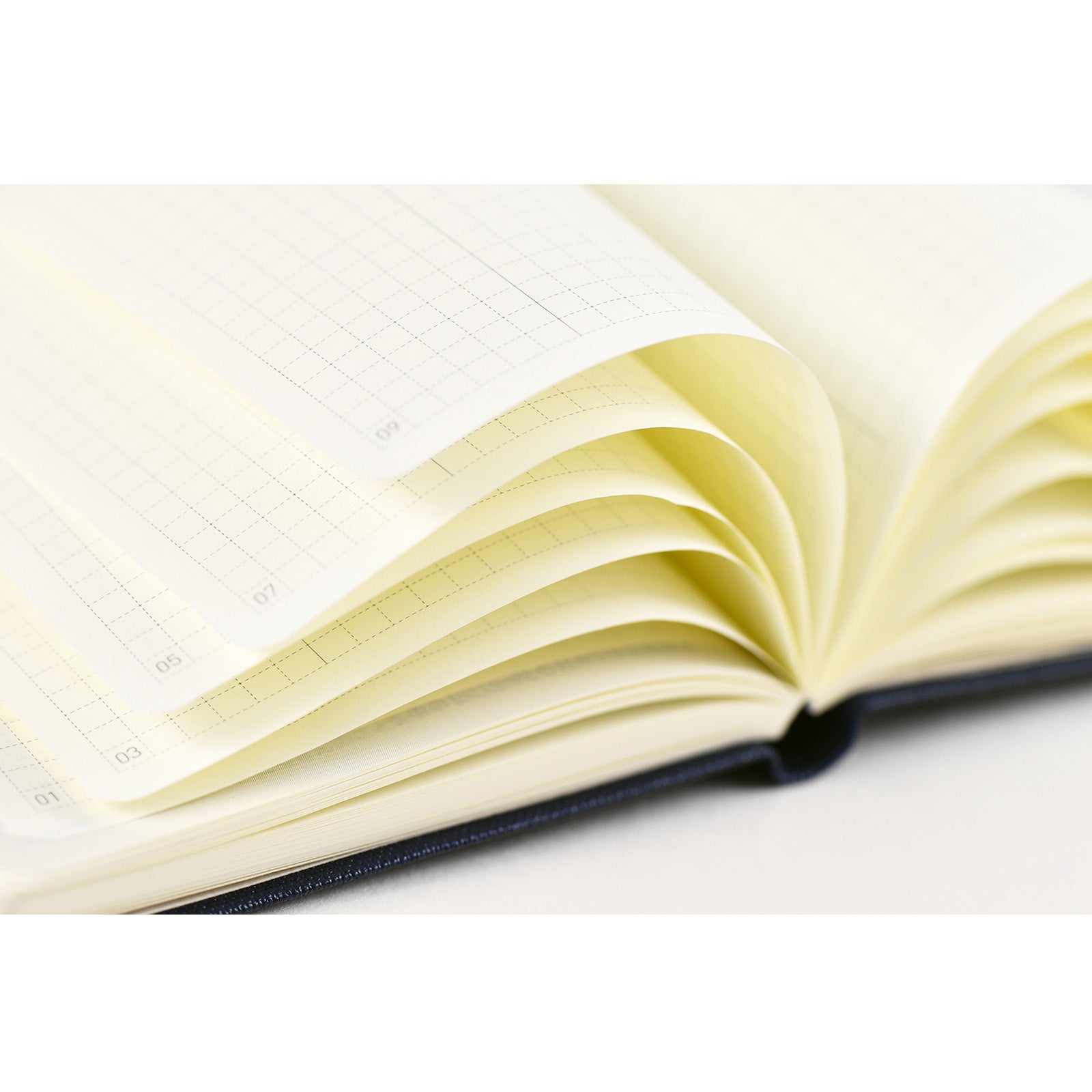Hobonichi 2025] Weeks Leather // Steel Gray (English) – Baum