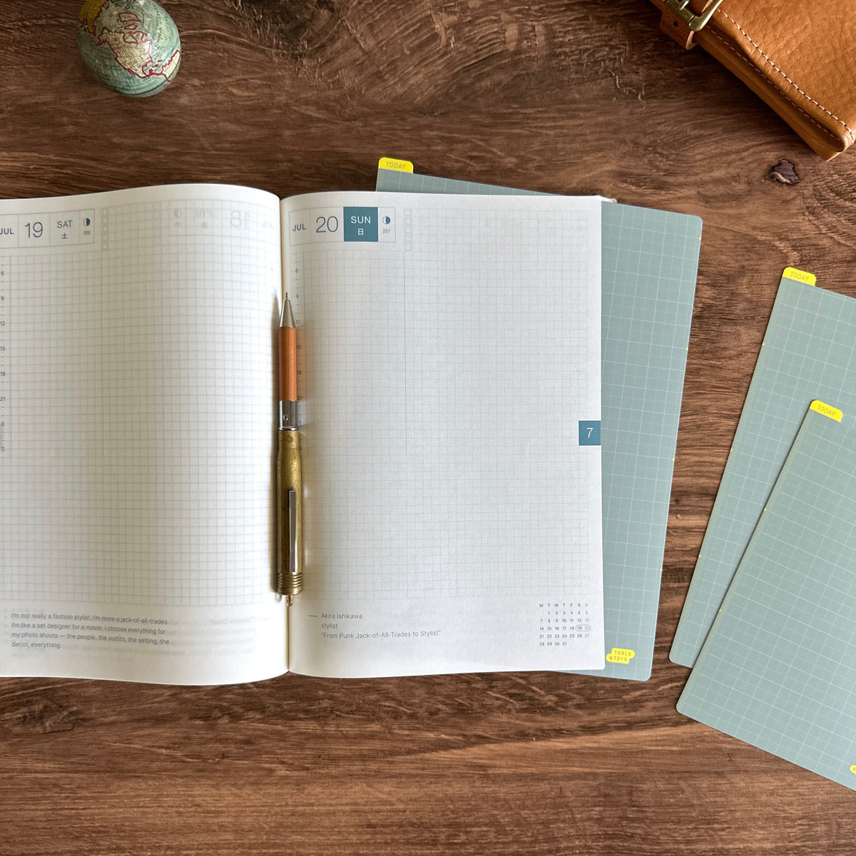Hobonichi Pencil Board | Ice Gray x Yellow Hobonichi Pencil Board | Ice Gray x Yellow