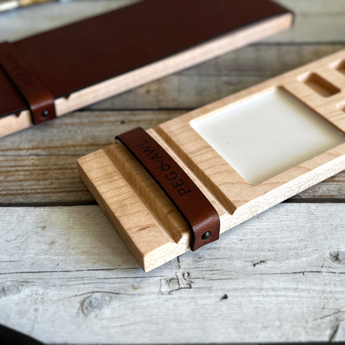 [Peg and Awl ] Petra Painter’s Palette
