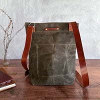 [Peg and Awl ] The Hunter Satchel