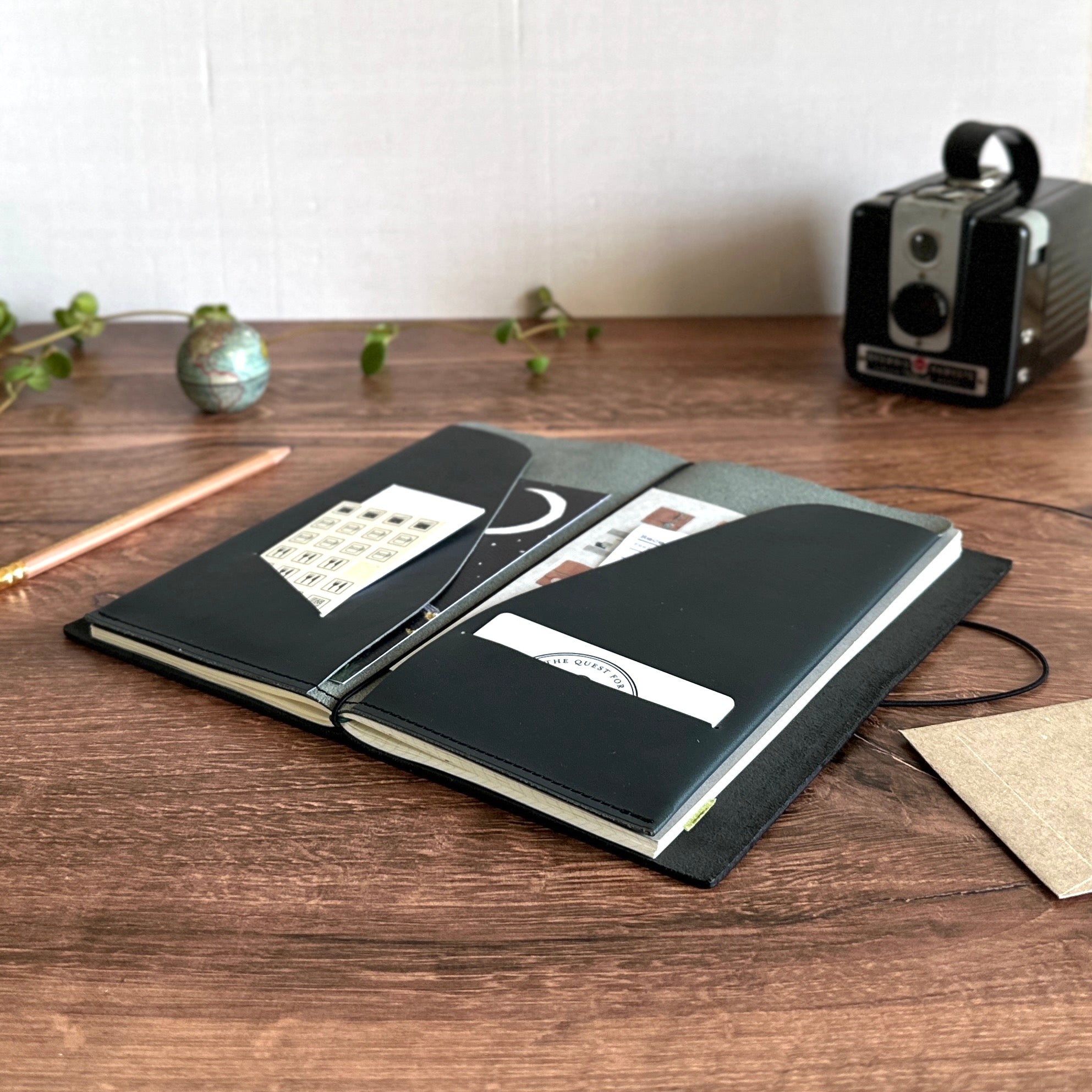 BKx1.61] Portfolio Folder // Navy (Regular) – Baum-kuchen