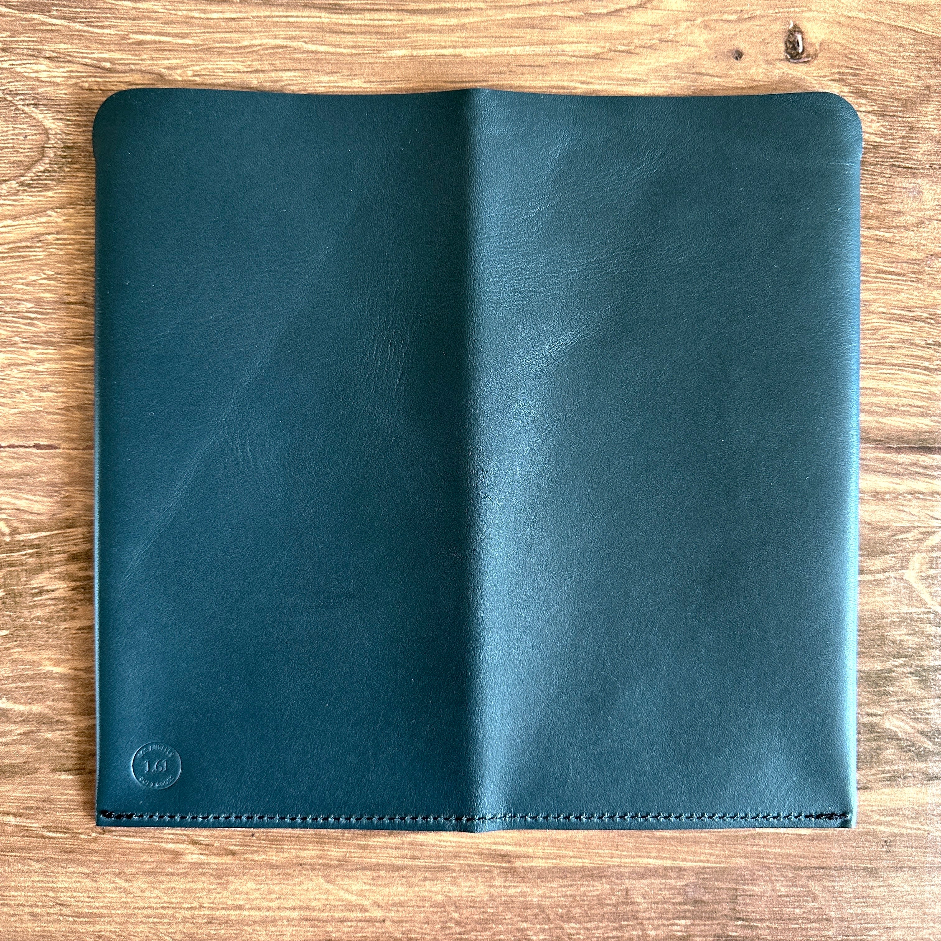 BKx1.61] Portfolio Folder // Navy (Regular) – Baum-kuchen