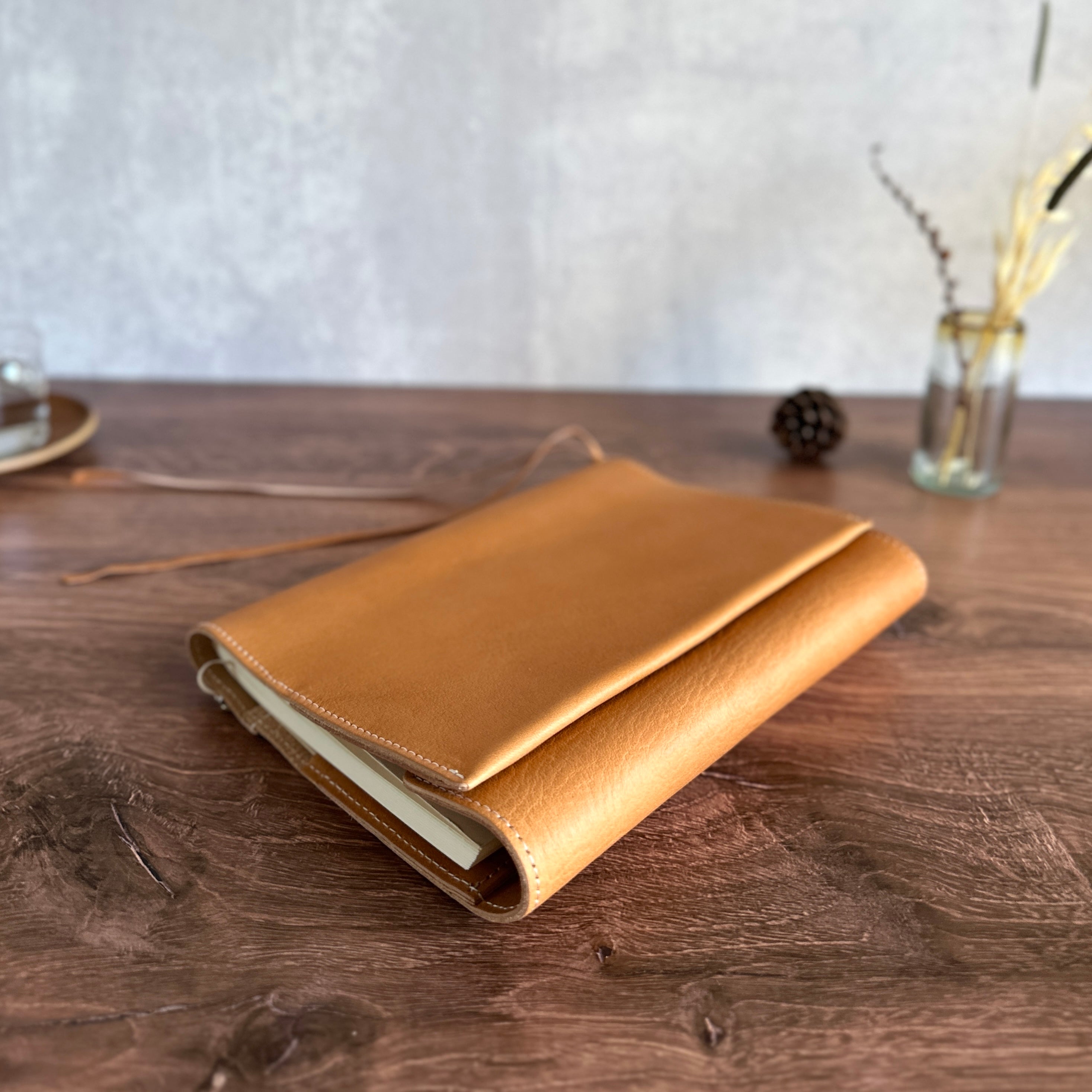 &Liebe] Tochigi Leather Notebook Cover (A5) – Baum-kuchen