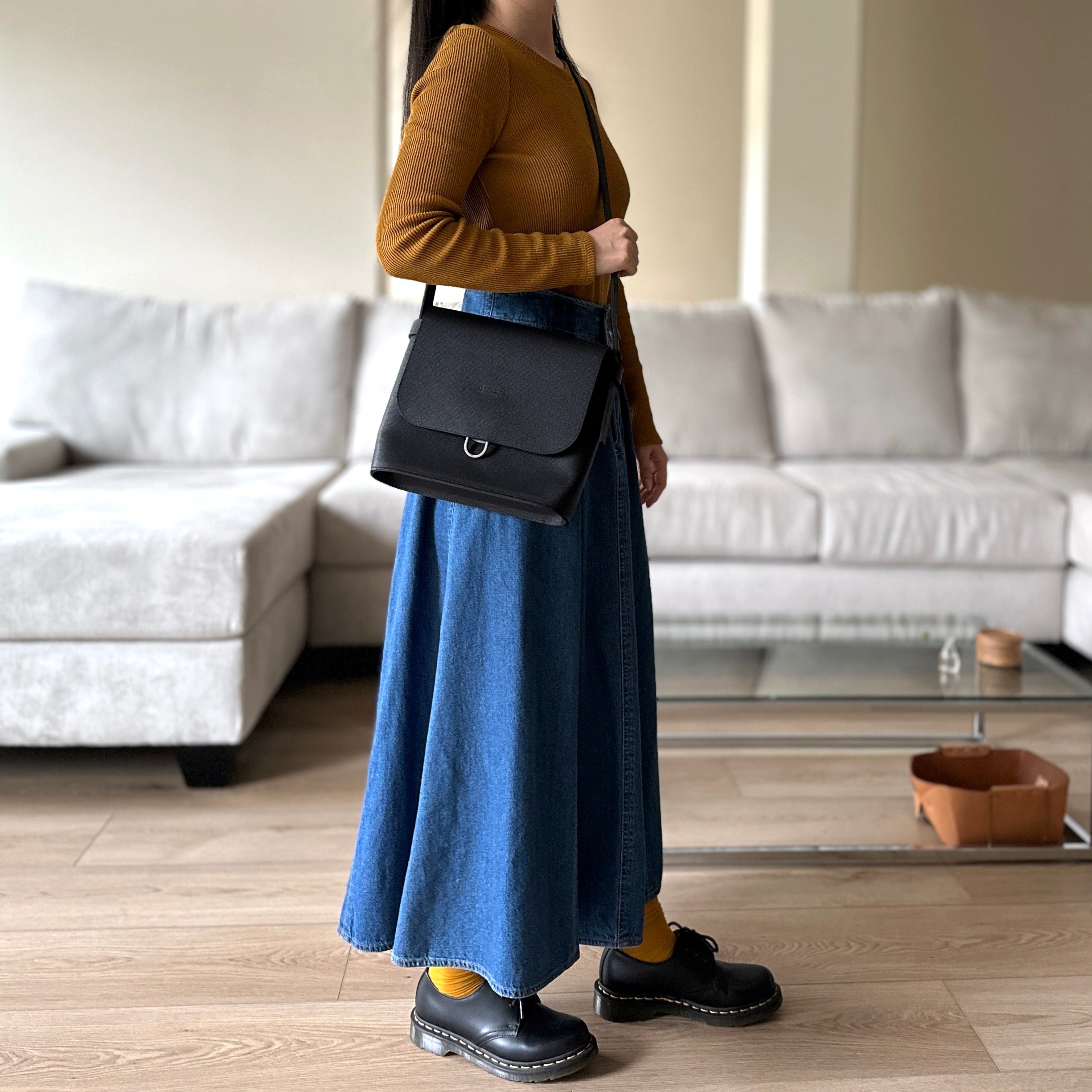 送料無料】MAIL BAG SMALL Mais D.cuir - メルカリ