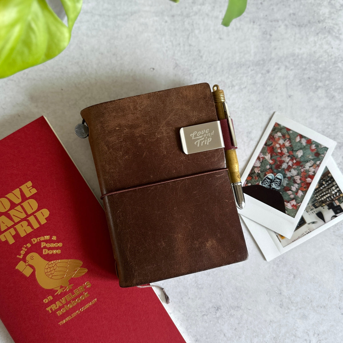 [TRC] Love and Trip // Pen Holder (Red)