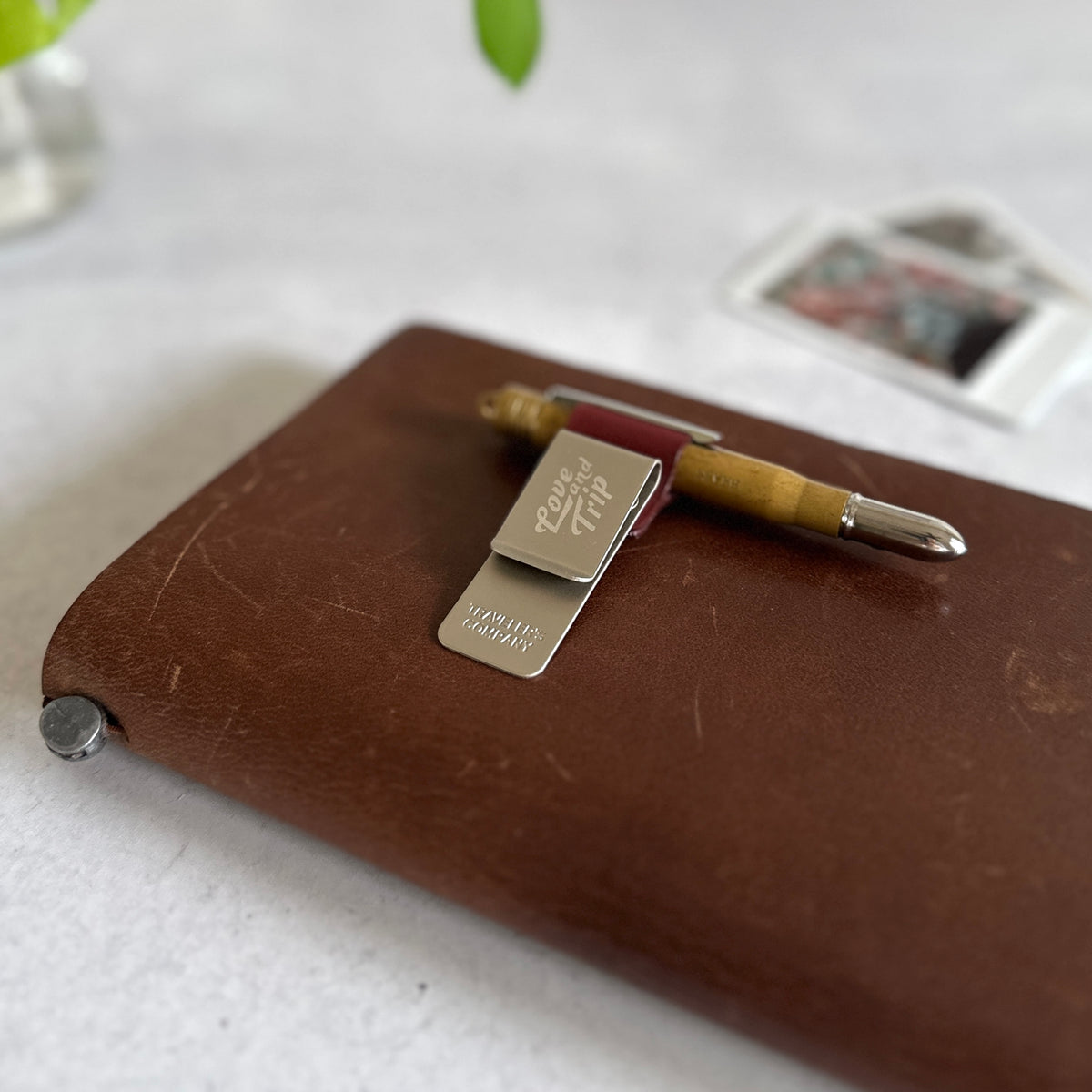 [TRC] Love and Trip // Pen Holder (Red)