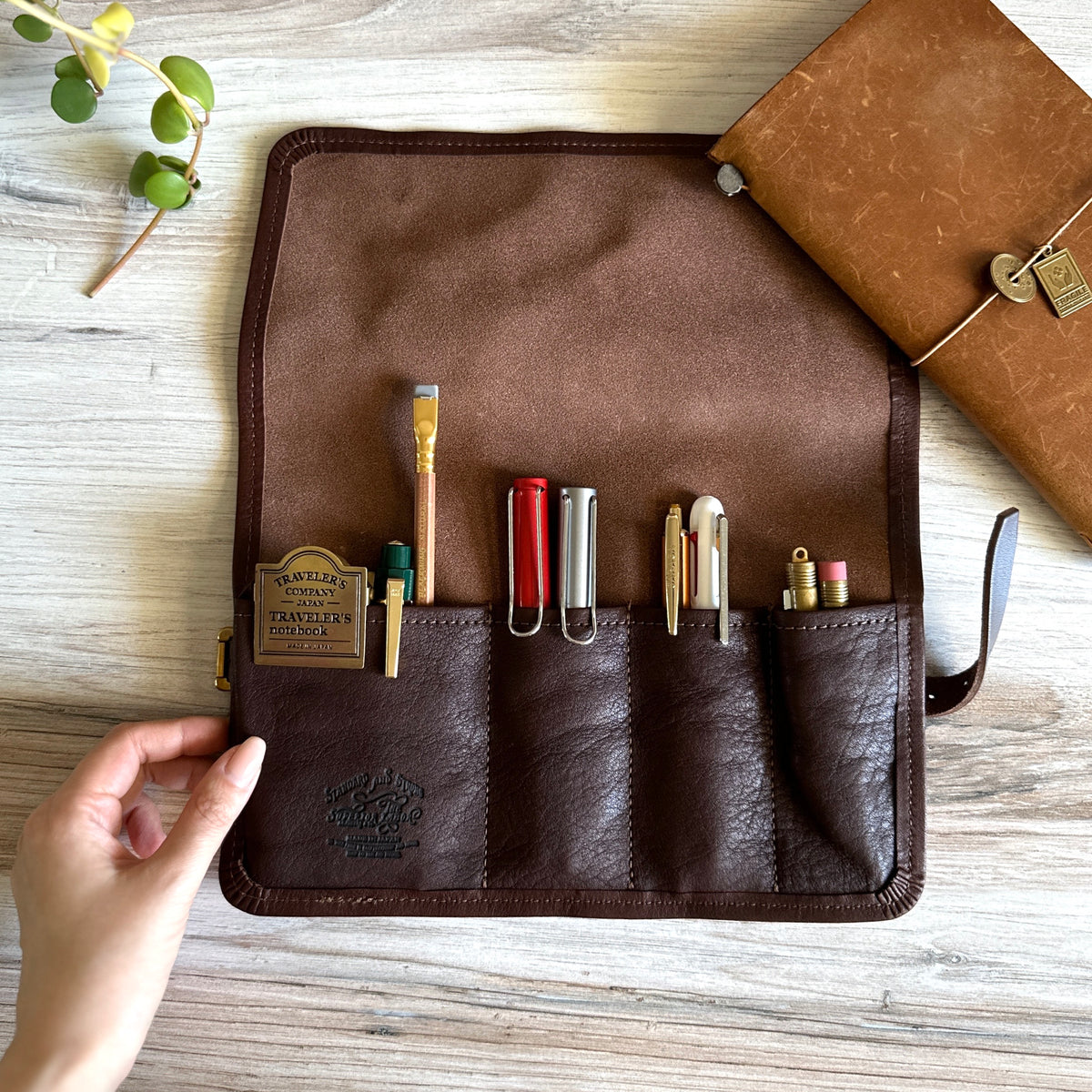 The Superior Labor Leather Roll Pen Case - Natural – Yoseka Stationery