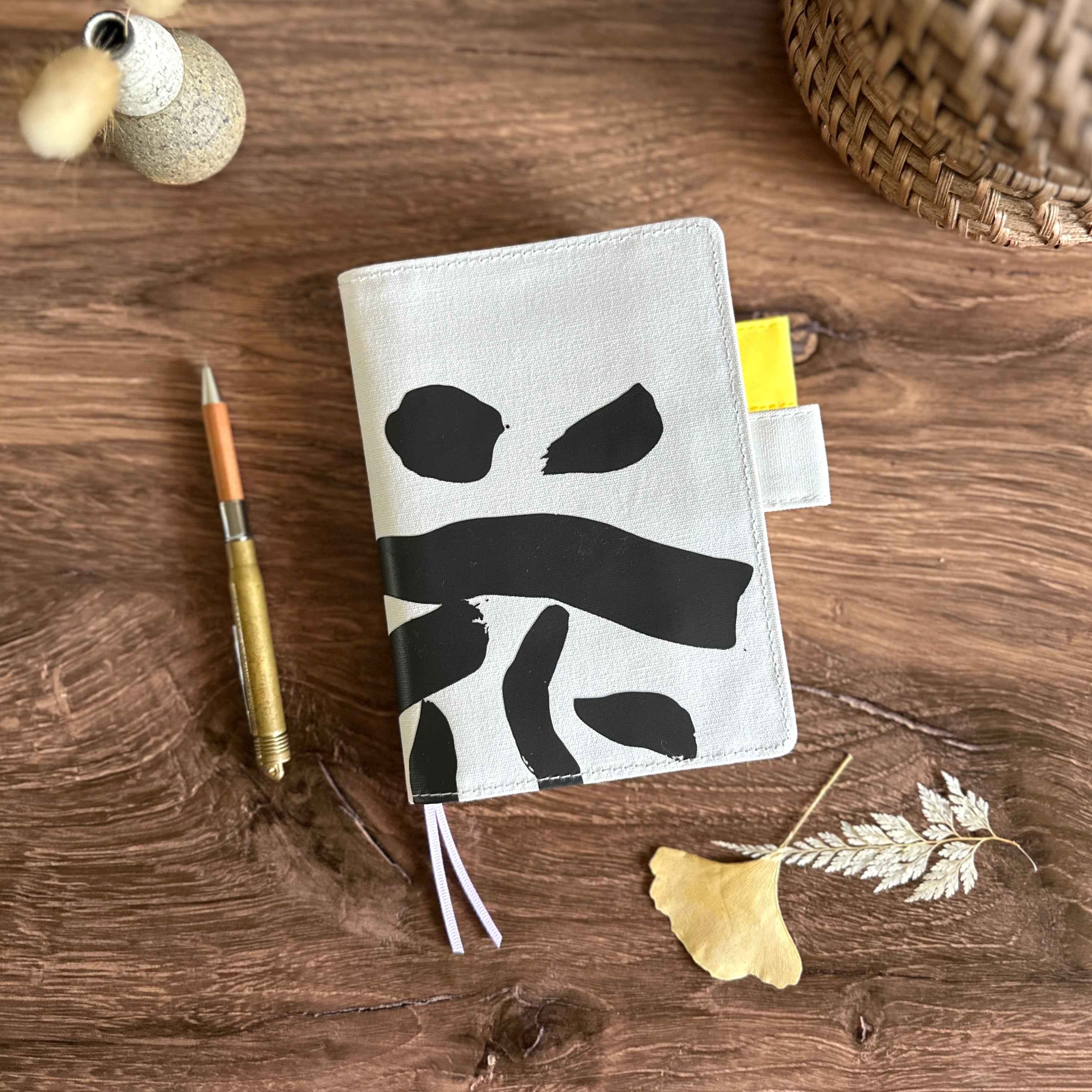 Hobonichi 2026 Book & Cover] Yuichi Inoue: Hana (A6) – Baum-kuchen