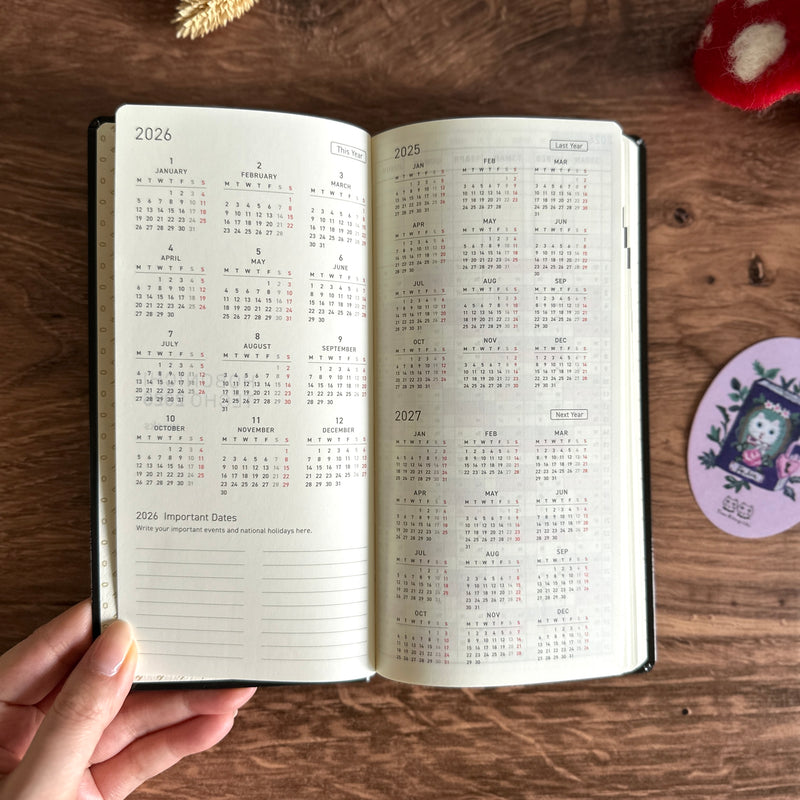 [Hobonichi 2026] Weeks // Yumi Kitagishi: White Cat’s Daily Life (English)