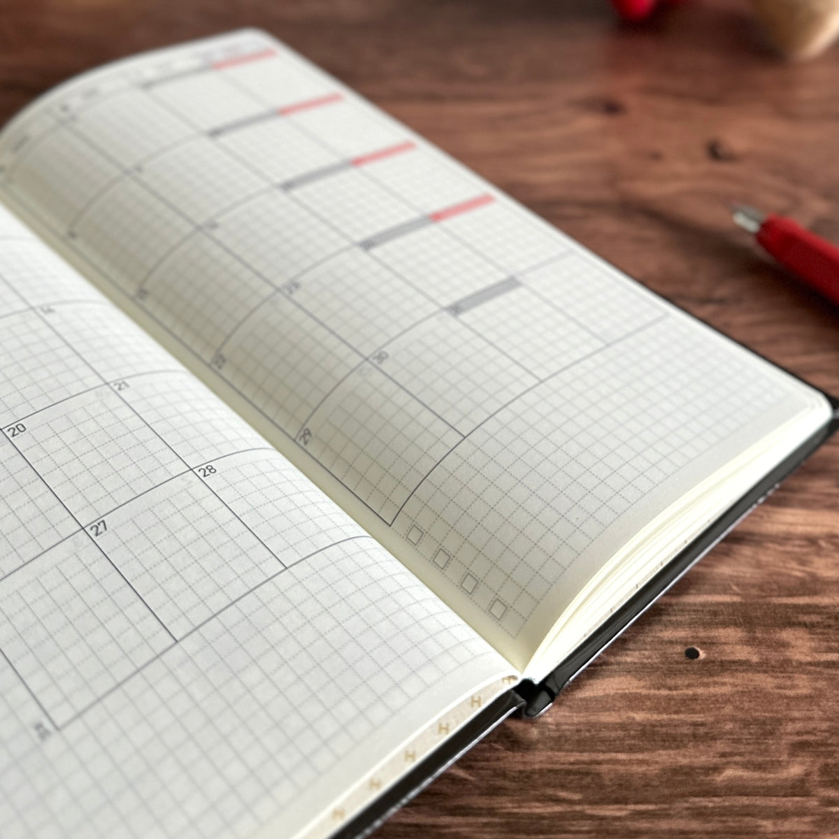 [Hobonichi 2026] Weeks // Yumi Kitagishi: White Cat’s Daily Life (English)