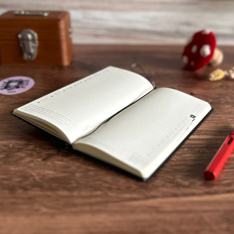 [Hobonichi 2026] Weeks // Yumi Kitagishi: White Cat’s Daily Life (English)