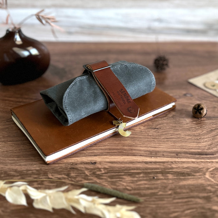 [Peg and Awl ] Sendak "Nutshell" Artist Roll