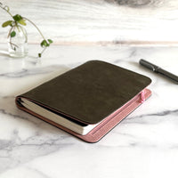 [Roterfaden] SO_23 Antique Rose // Olive (A5)