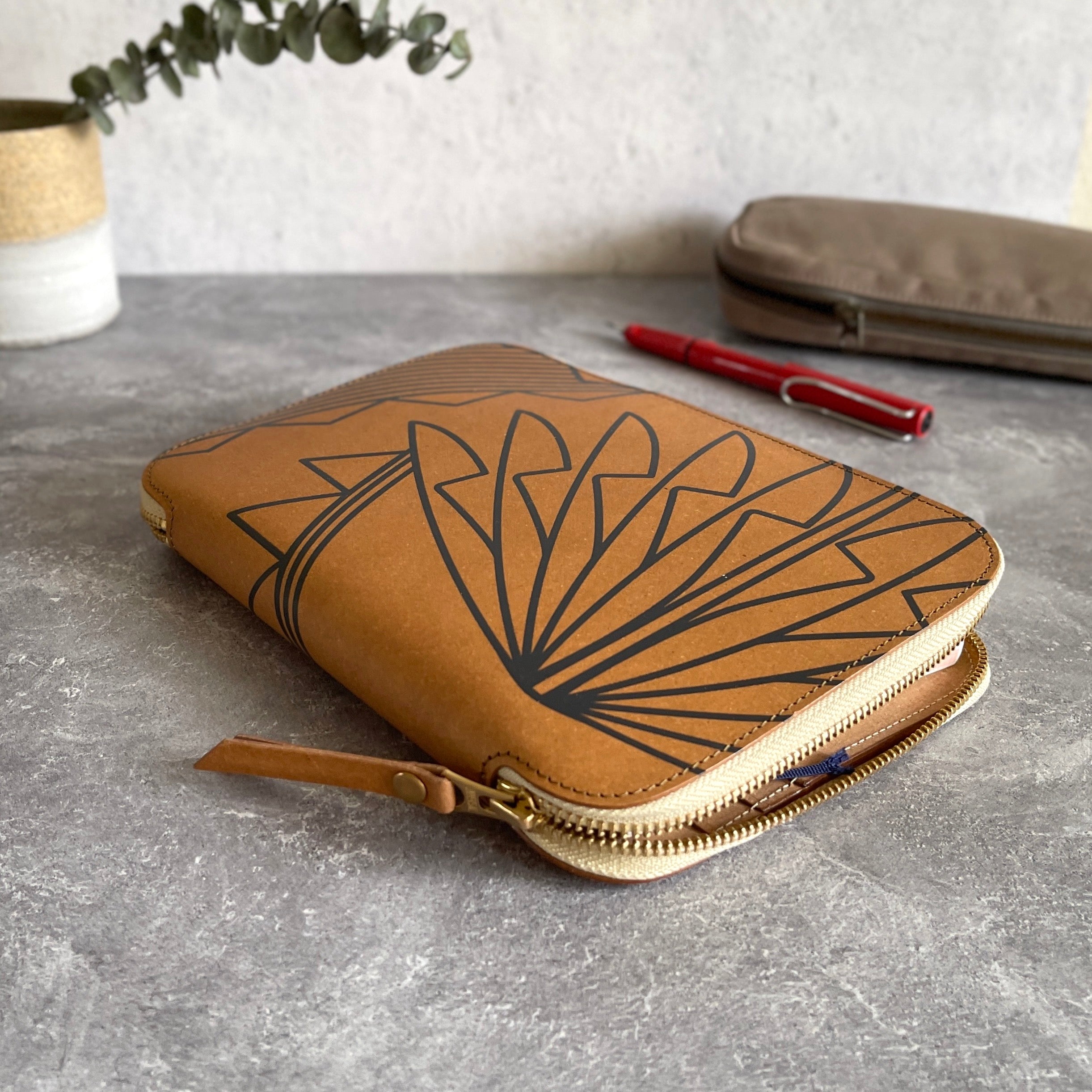 TSL] Recycled Leather Zip Organizer // Celadon – Baum-kuchen