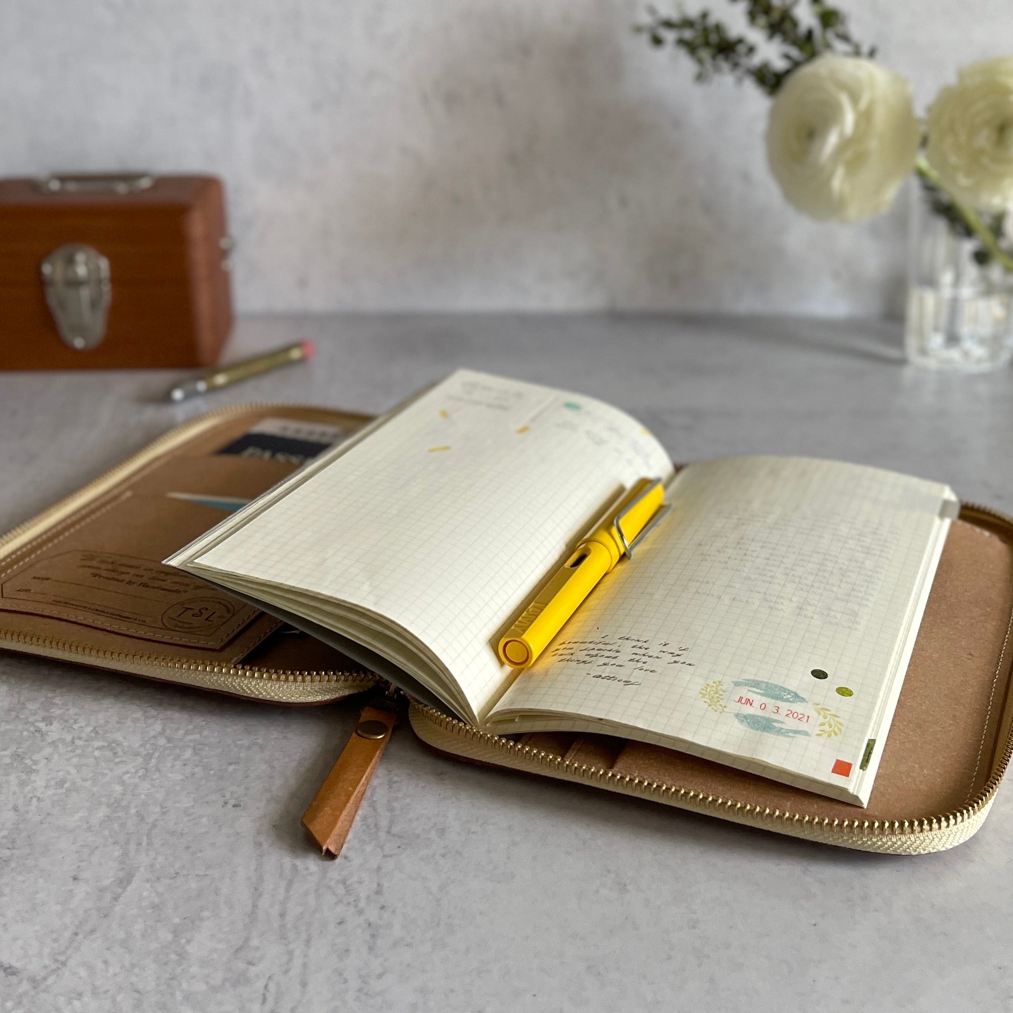 [TSL] Recycled Leather Zip Organizer // Celadon