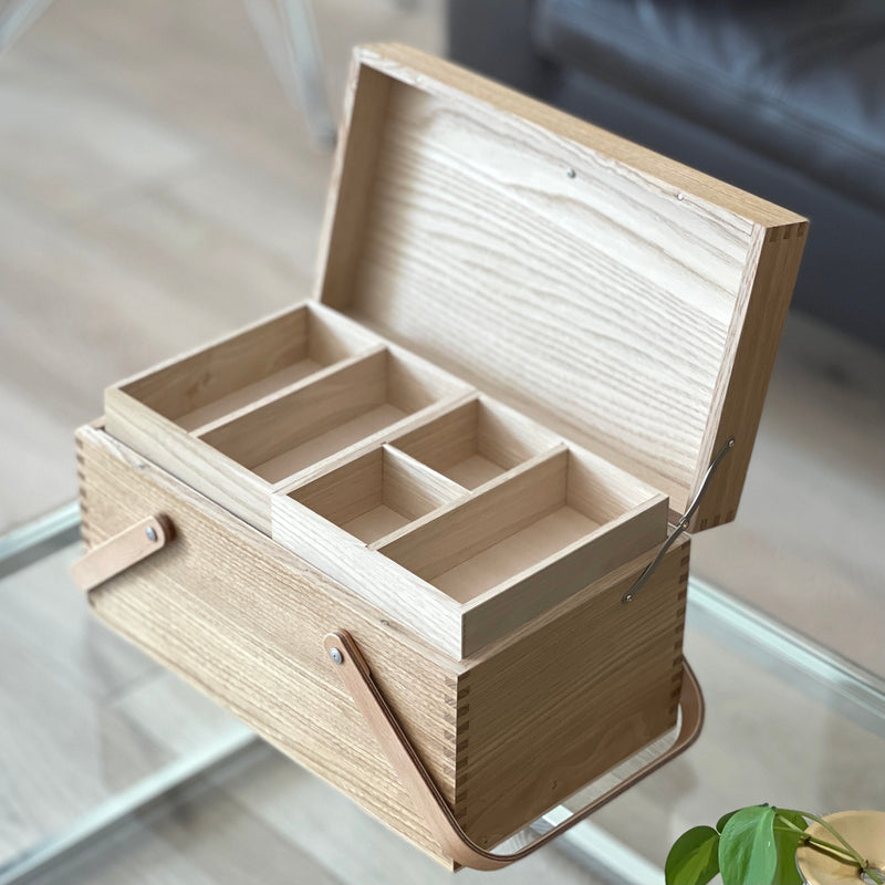 [Classiky] Chestnut Sewing Box