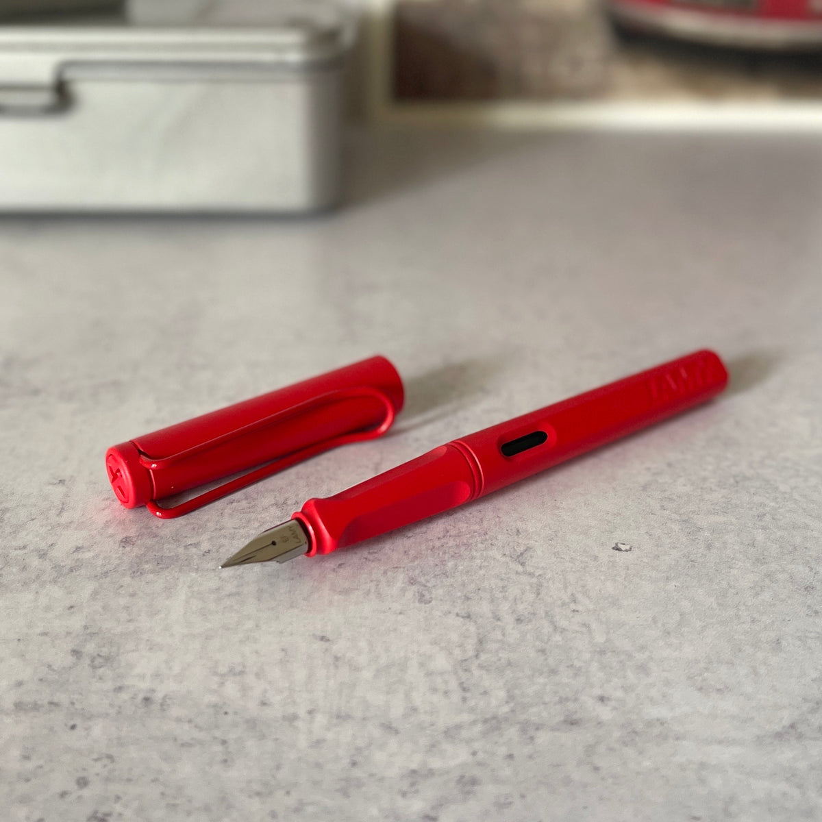 [Lamy Fountain Pen] Safari "Strawberry"