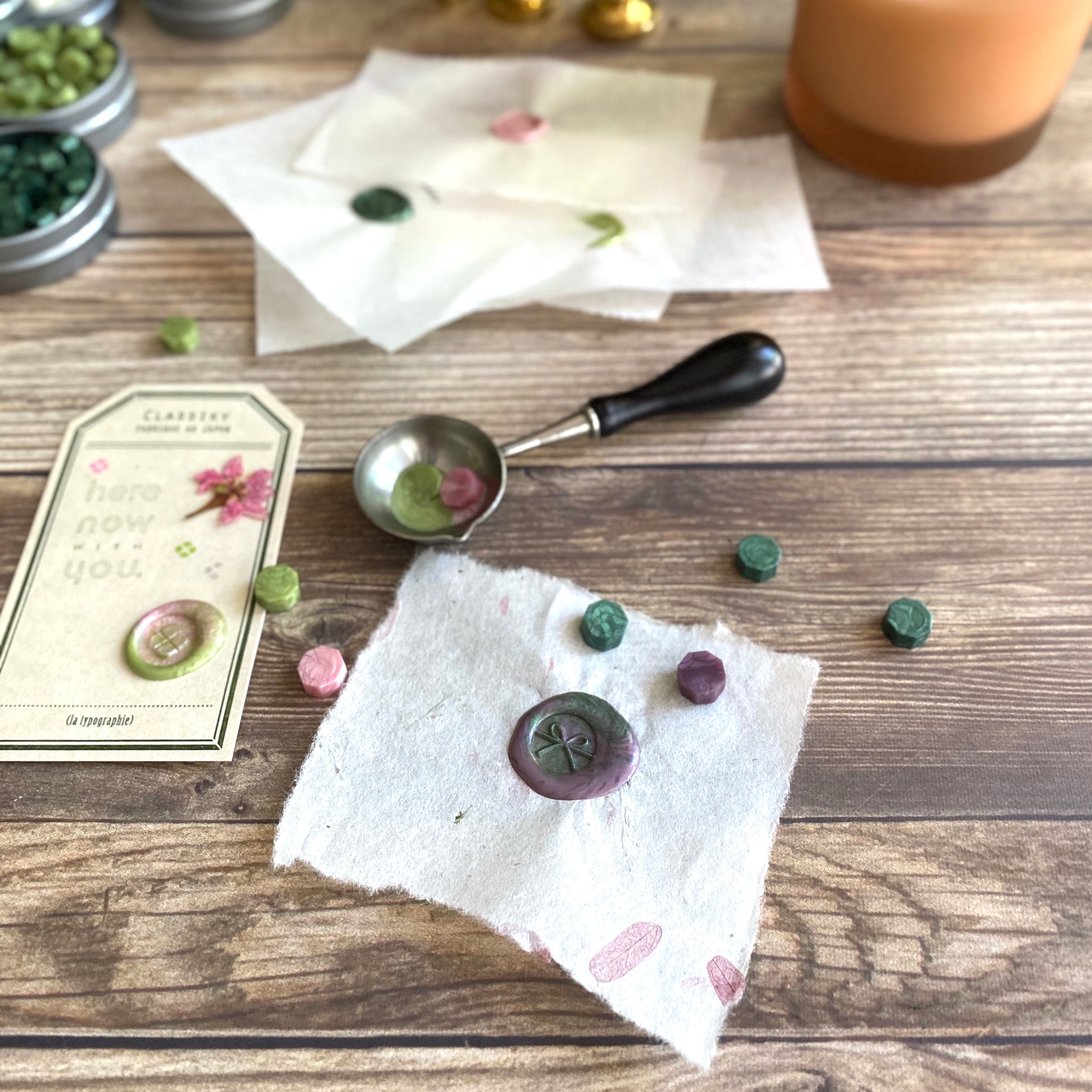 Sealing Wax Beads Kit Green Wax Seal Beads Set 3 Colors Star Shape Packed in Glass Jar with 2pcs Candles and Wax Melting Spoon Wax Stamp Pens for Wax