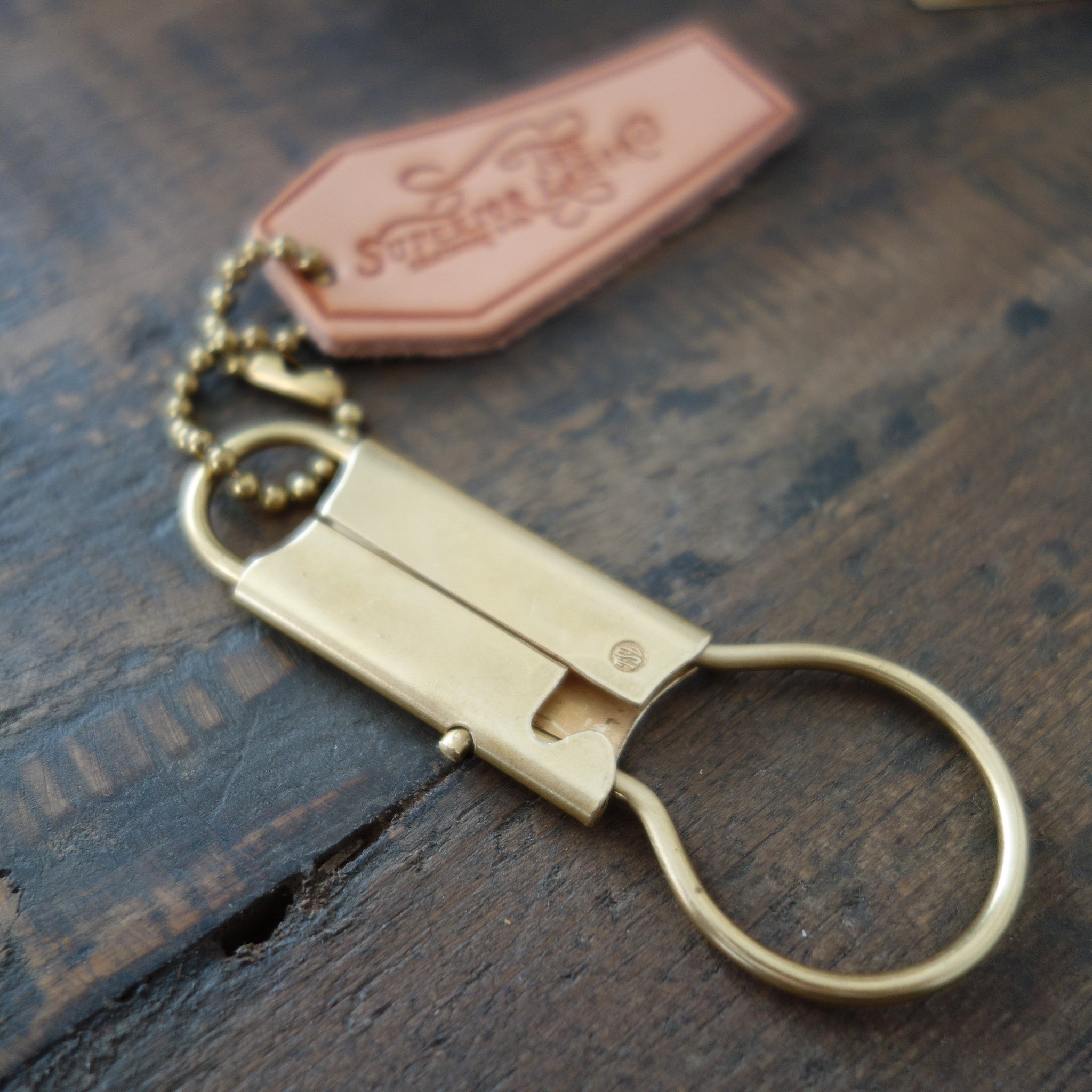 TSL] Brass Key Holder – Baum-kuchen