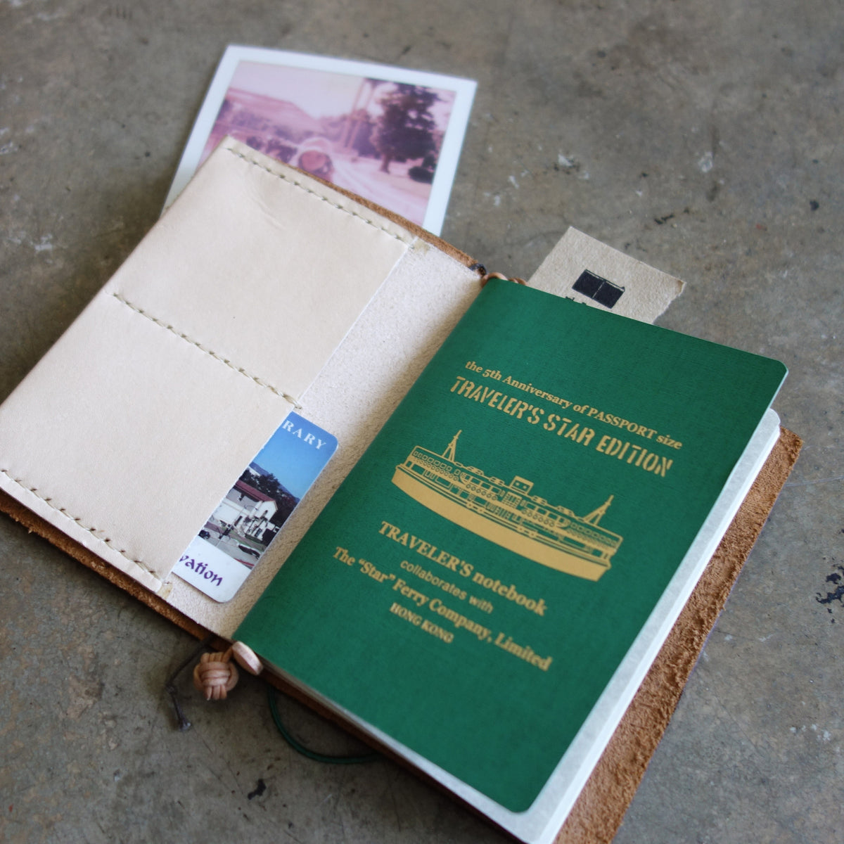 [BKx1.61] Essential Wallet (Passport)