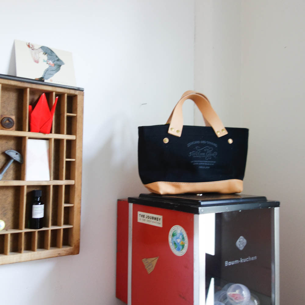 TSL] Petite Tote // Black – Baum-kuchen